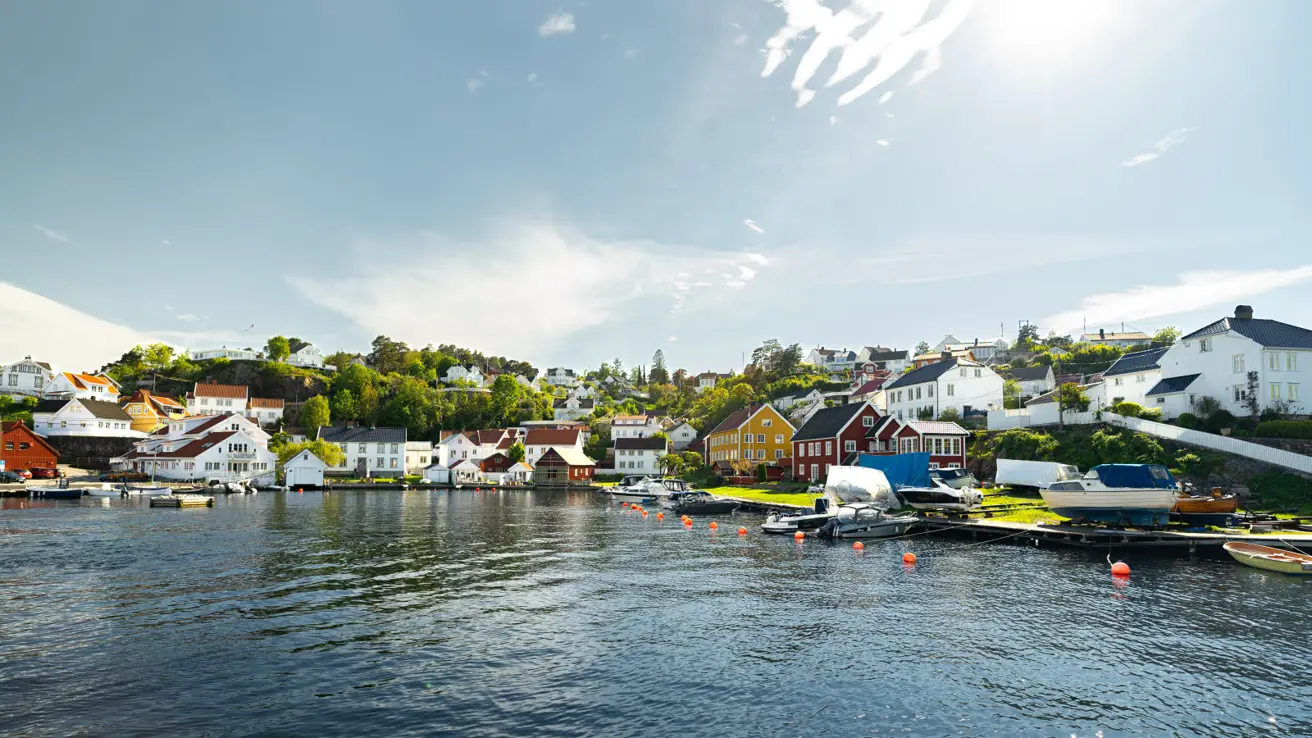 Buildings around the water.