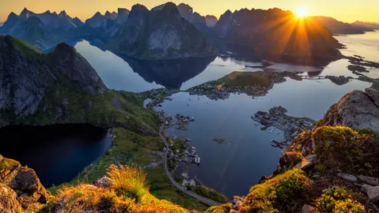 Utsikt över öarna i Lofoten sommartid
