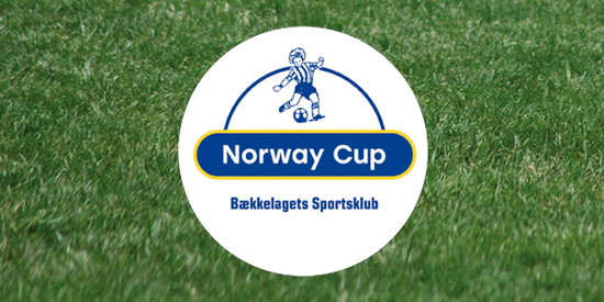 Rasen mit dem Logo des Norway Cup