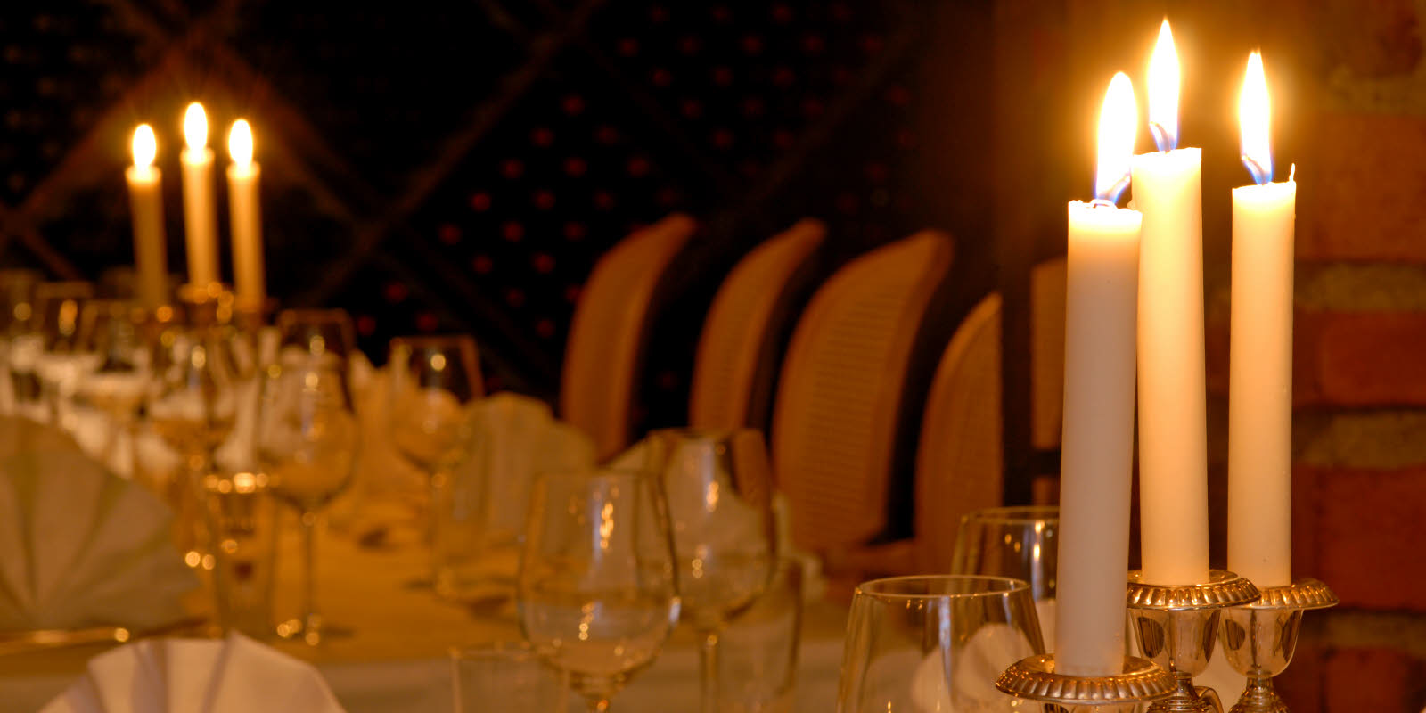 Candlelight and set tables in the restaurant