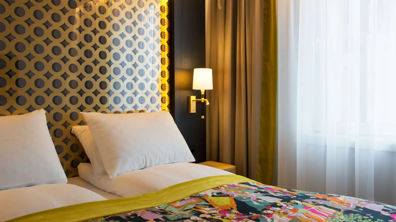 Utsnitt av en hotellseng på Thon Hotel Rosenkrantz i Oslo