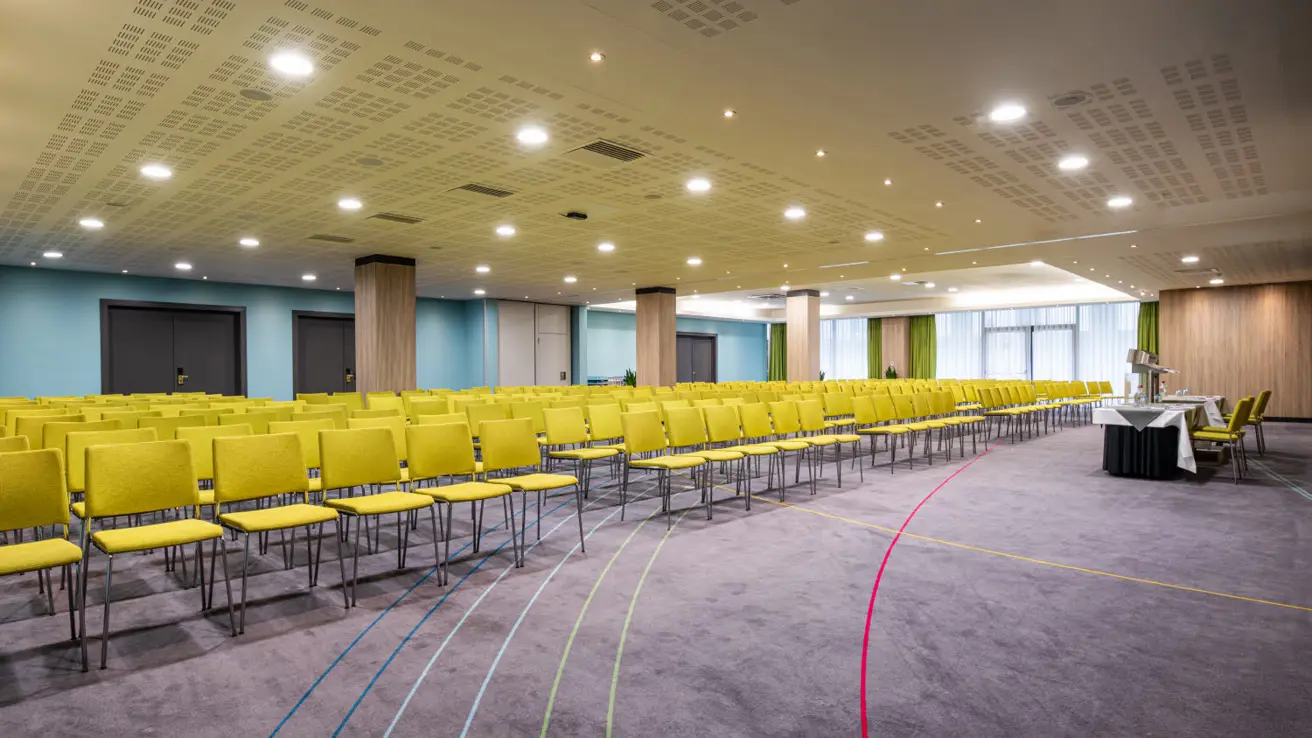 Conferentiezaal met ruimte voor 450 personen