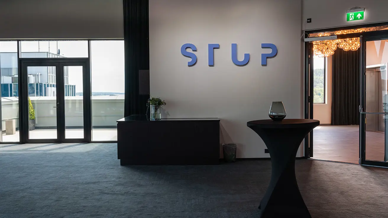 Mingleområde i konferanselokalene på Hotel Norge i Kristiansand