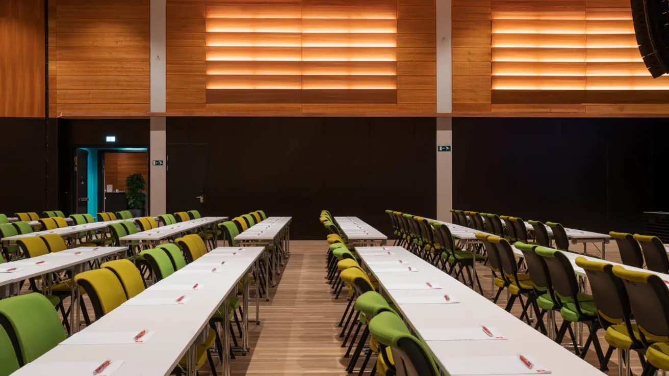 Klasseromsoppsett i Norgessalen på Thon Hotel Arena i Lillestrøm