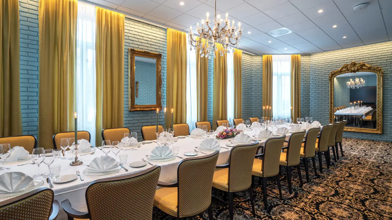 Møterommet Rådmannen er dekket for selskap.